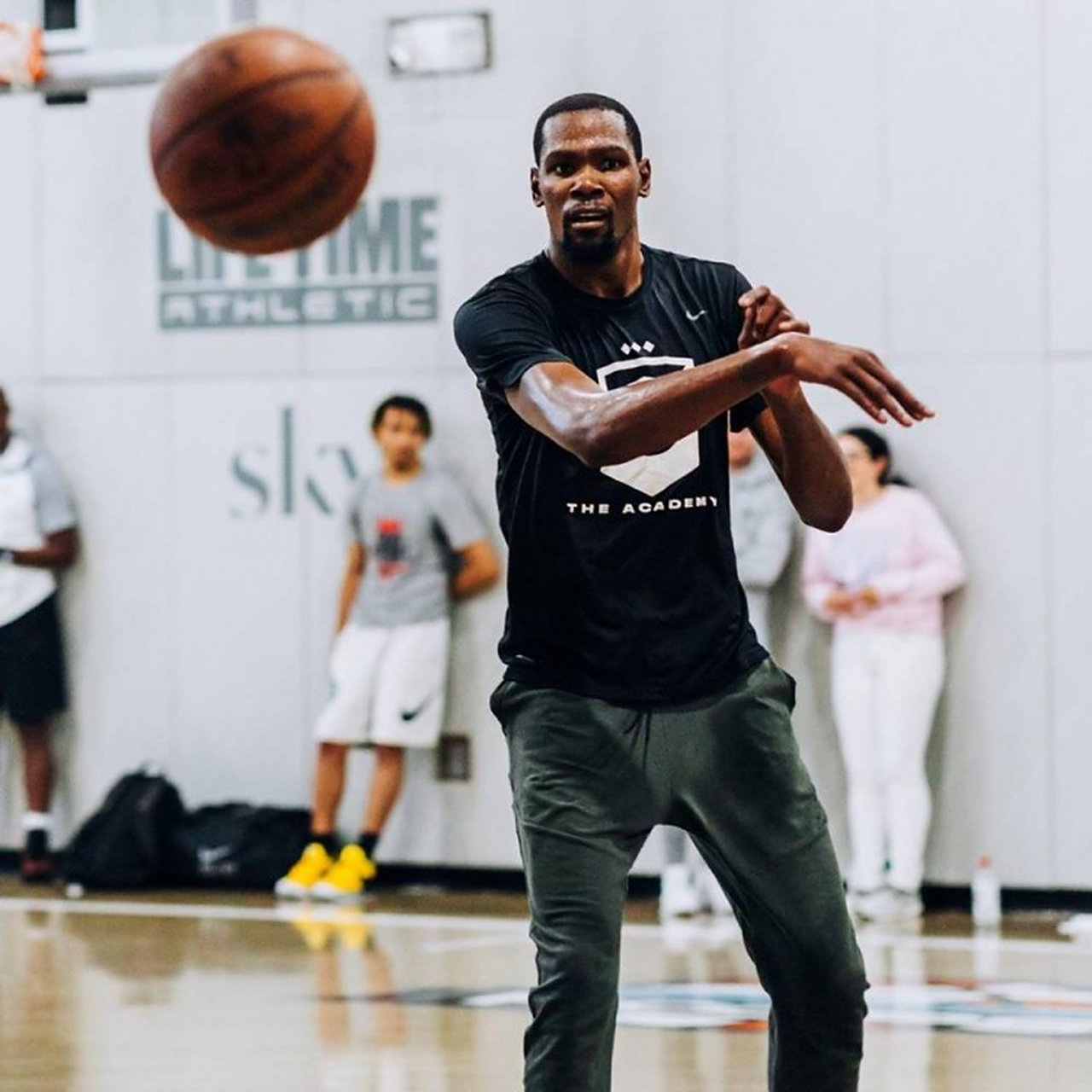  杜兰特总比赛场 AYX棋牌